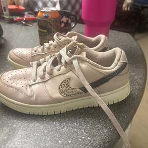 Nike Dunk Low SE Primal Pink Fossil Stone Animal Swoosh DD7099-200